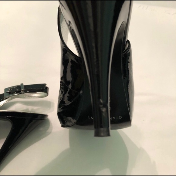 Gianni Bini Womens Peep Toe Heels, Black 4” 7.5M - Picture 5 of 8